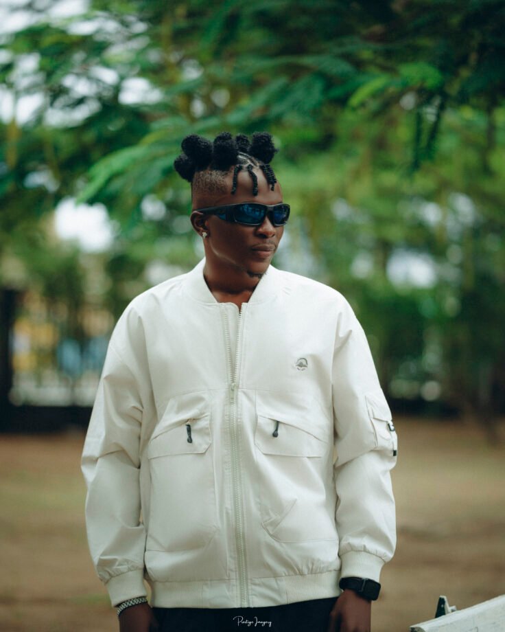 Olajiide, a rising Afrobeats sensation, has released his much anticipated track "No Story," a soulful hymn that cements his status as a deserving protégé of industry heavyweight Asake.