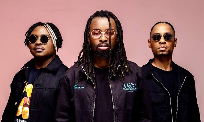 Mozambican music trio, DJ Tarico, Preck and Nelson Tivane better known in music circles as Yaba Buluku Boyz have taken time-out to highlight the love Nigerian musicians show to other African artistes.