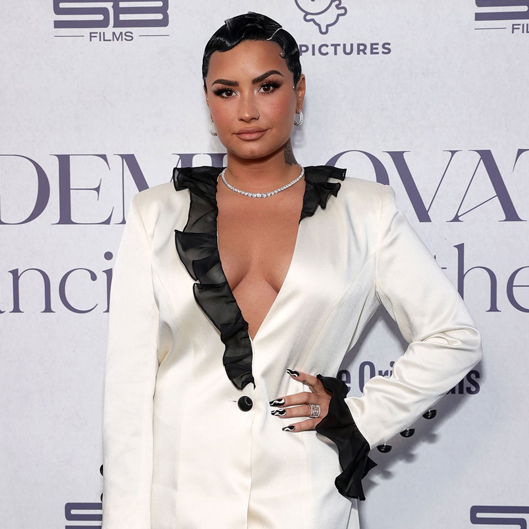 American pop star Demi Lovato identifies as non-binary — Soundcity